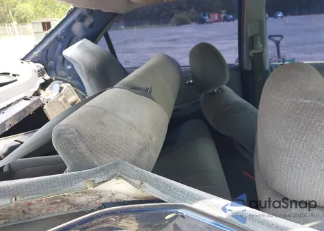 2002 Honda Accord 2.3 Lx from USA, damaged, VIN 1HGCG56402A174052